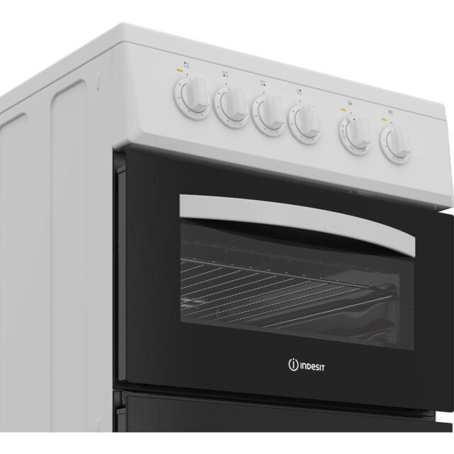 Indesit ITE5EMW Freestanding 50cm Electric Cooker with Solid Plate Hob