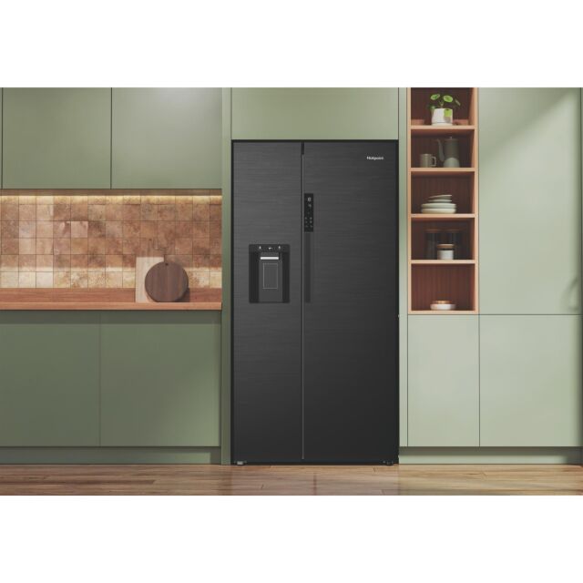 Hotpoint HPG29643IBXR4UK Freestanding Dual No Frost American Fridge Freezer with VitalCare and Water & Ice Dispenser - Black Steel