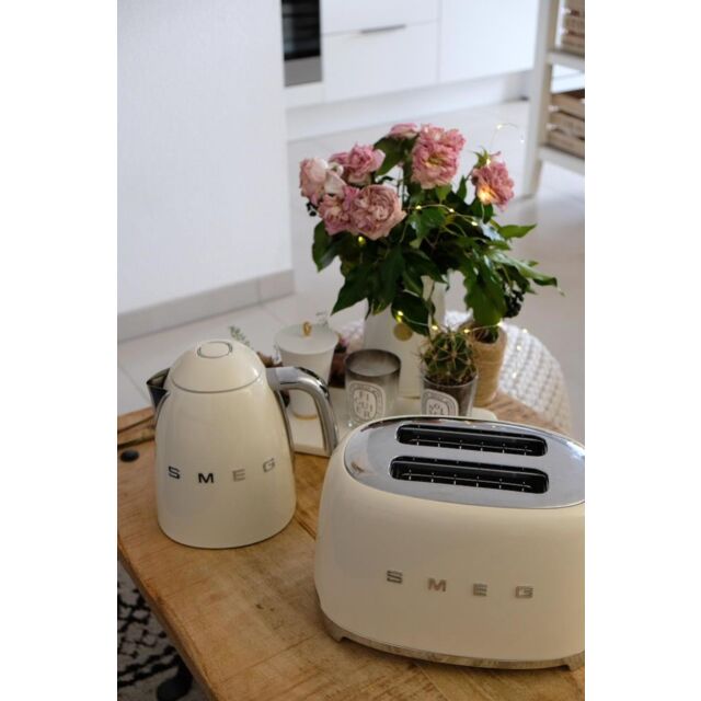 Smeg TSF01CRUK Toaster, Cream